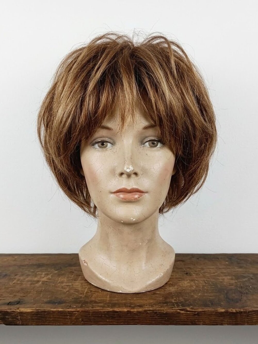 Raquel Welch Wig Short Layered Shag Auburn Highlights Memory Cap Average Golden